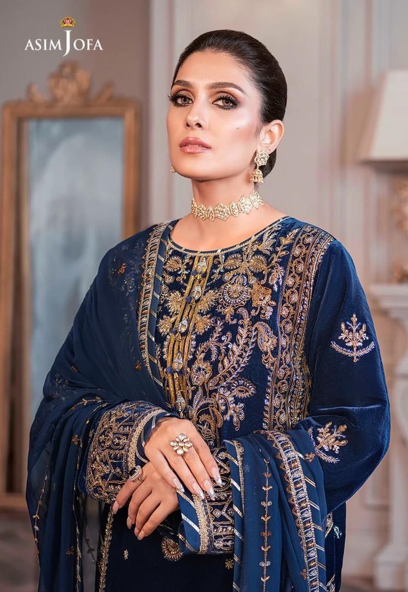 Asim Jofa | Ayeza Edit Luxury Velvet Spangle Work Winter Collection Suit